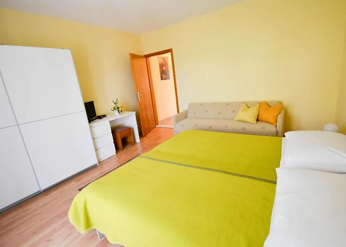 Jutta Mit Terrasse By Interhome Lejlighed Novigrad Istria